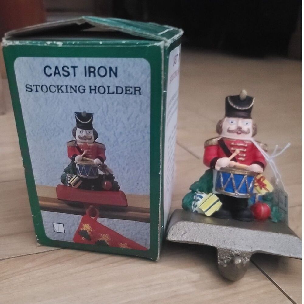 Kirkland Vintage Cast Iron Drumming Soldier & Presents Stocking‎ Holder with Box